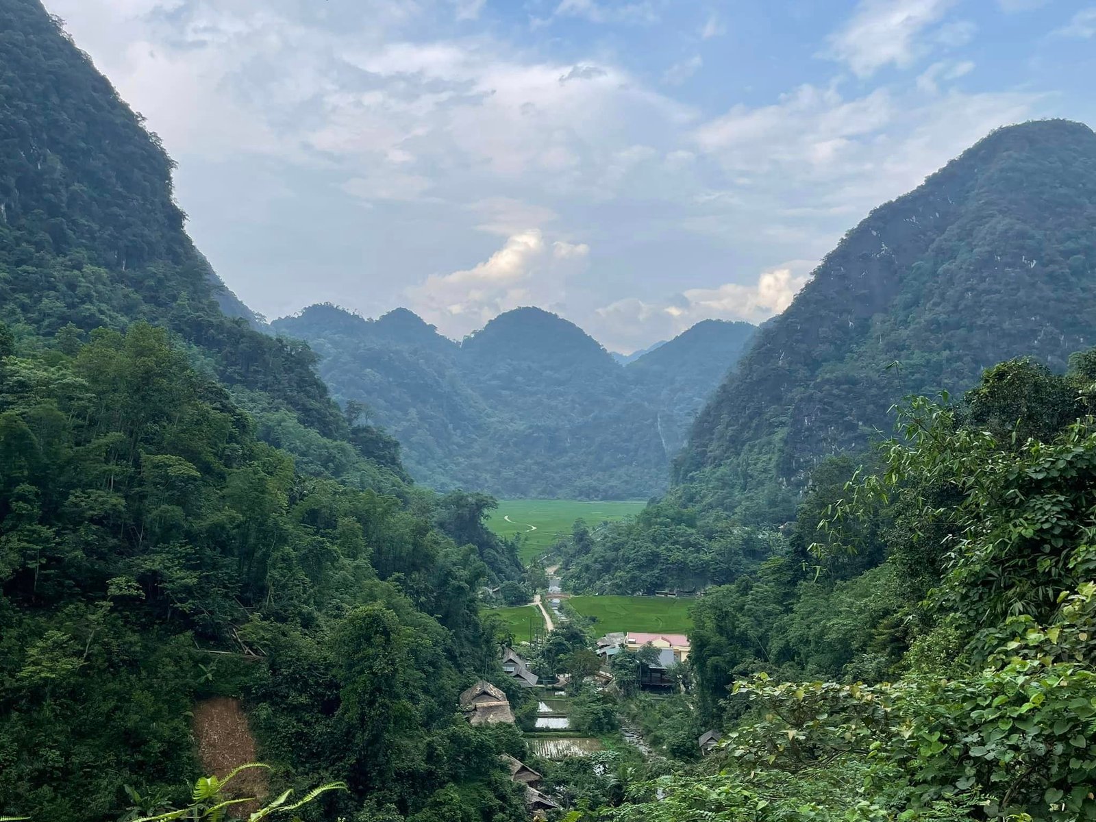 The Ultimate 10-Day North Vietnam Road Trip: Ha Giang Loop to Cao Bang's Hidden Gems